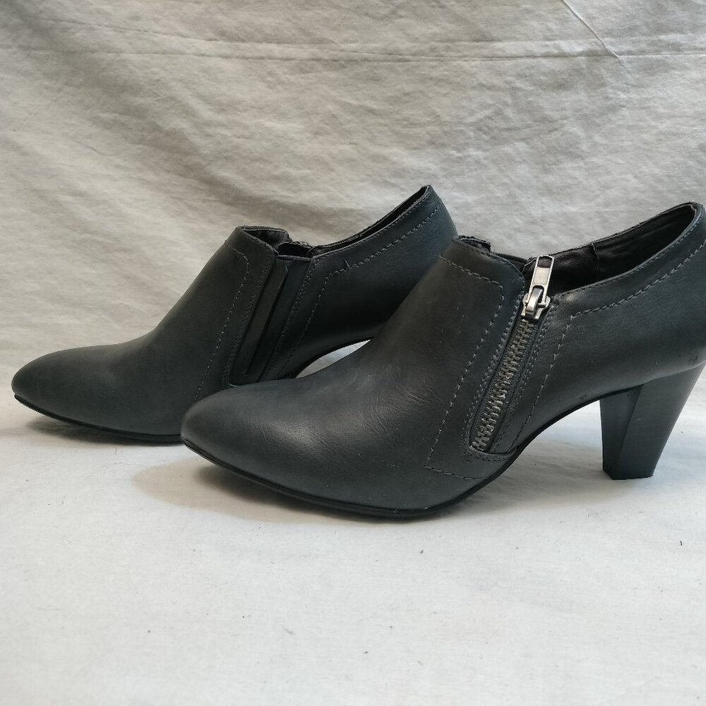 Rialto Sarina Shooties (Ankle Bootie)